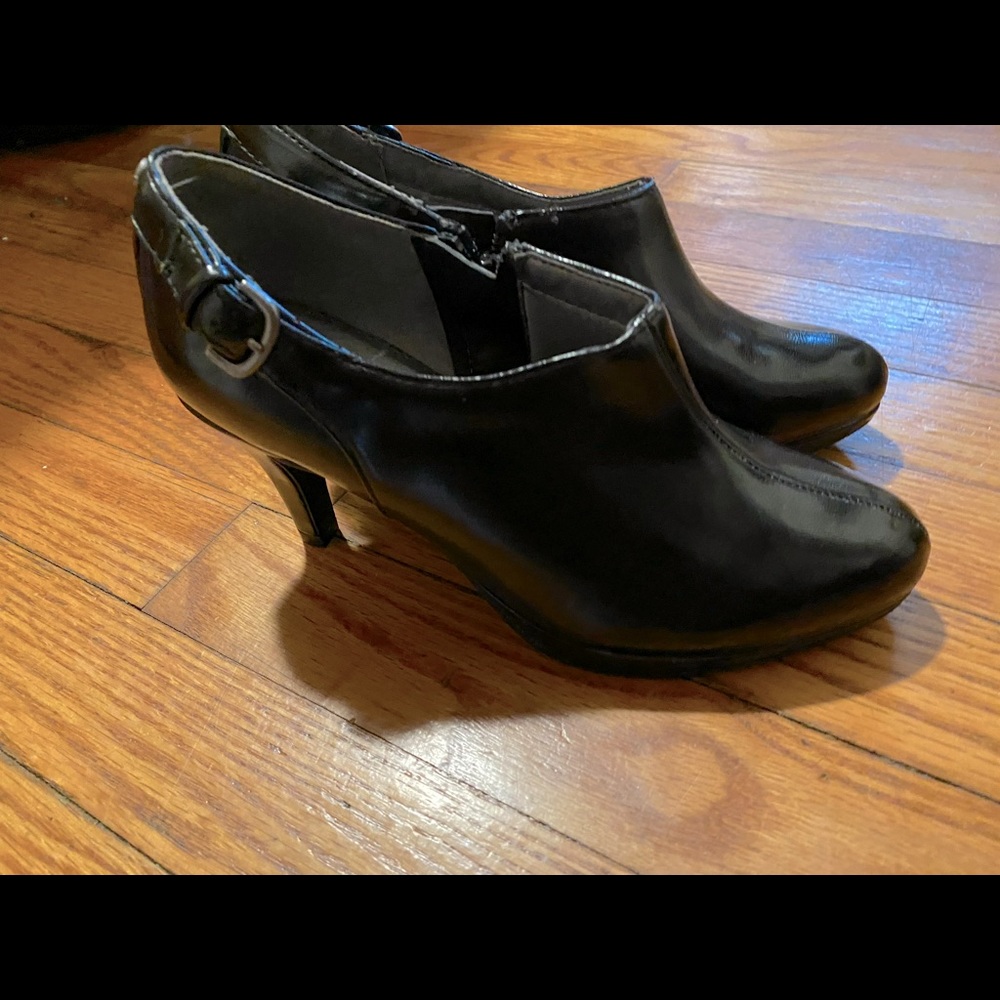 Life Stride Black Ankle Booties